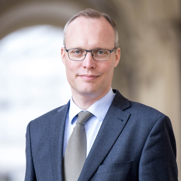 Dr. Alexander Biach